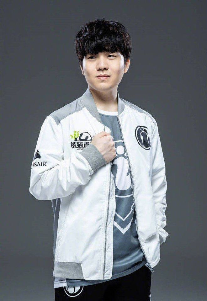 关于Rookie连续十五场比赛得分超过战术调整，美国队挑战极限！的信息